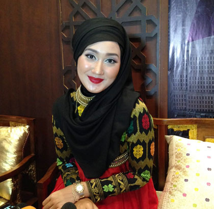 Hijab Style: Tutorial Hijab untuk Pipi Chubby dari Dian 