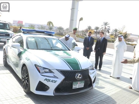 Polisi Dubai Kepincut Lexus Paling Kencang Polisi Dubai Kepincut Lexus Paling Kencang
