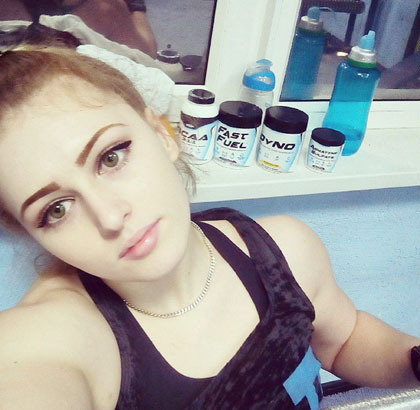 Foto: Ini Julia, Wanita dengan Wajah Secantik Barbie 