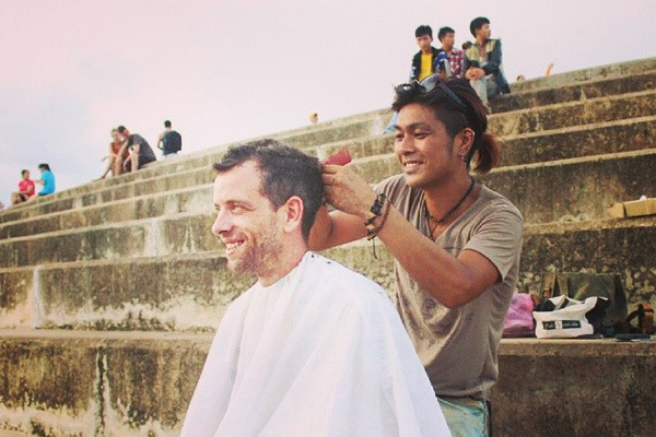  Pria  Jepang Ini Keliling Dunia Potong  Rambut  1 000 Orang 