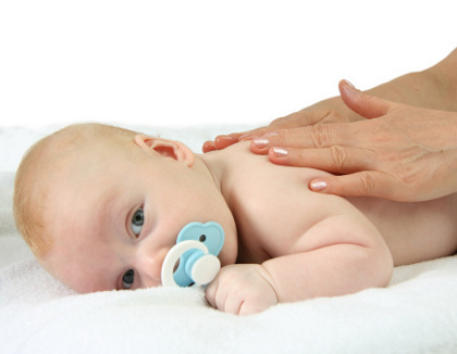 Kapan Waktu yang Tepat untuk Memberikan Pijatan Pada Bayi?