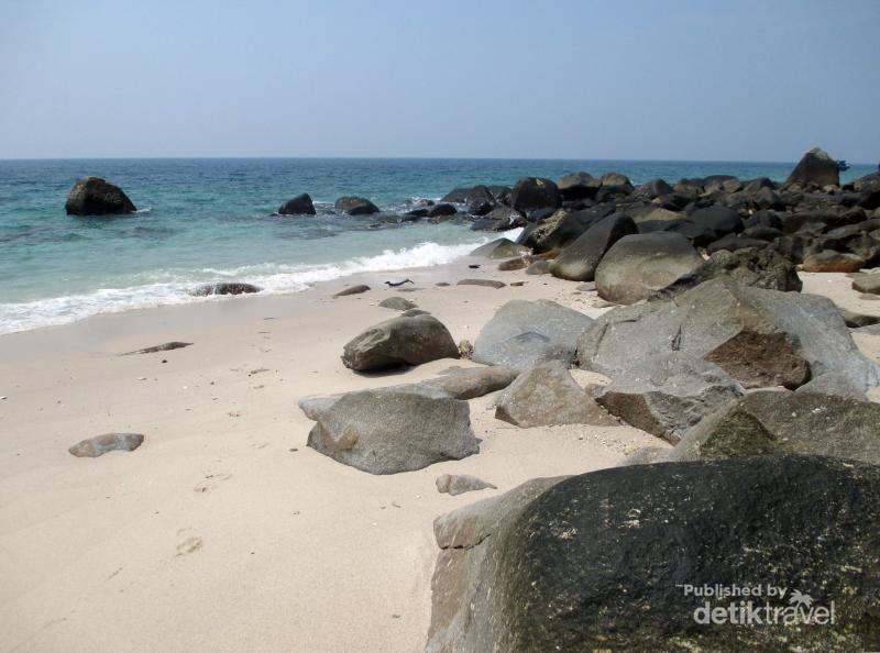 Ada Batu Belah Nan Sakral Di Pulau Pandang Sumatera Utara