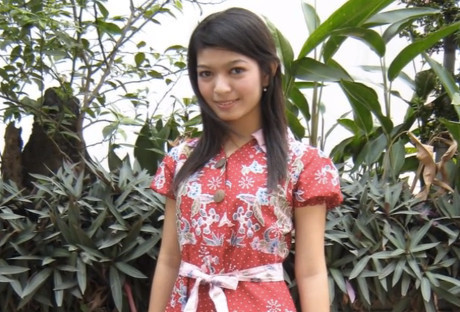 Busana Pengantin Calon Mantu Jokowi Kebaya Broken White 
