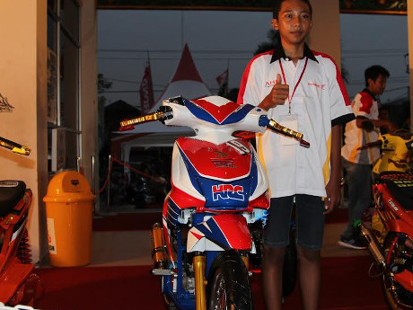 53 Foto modifikasi motor beat balap Paling Keren