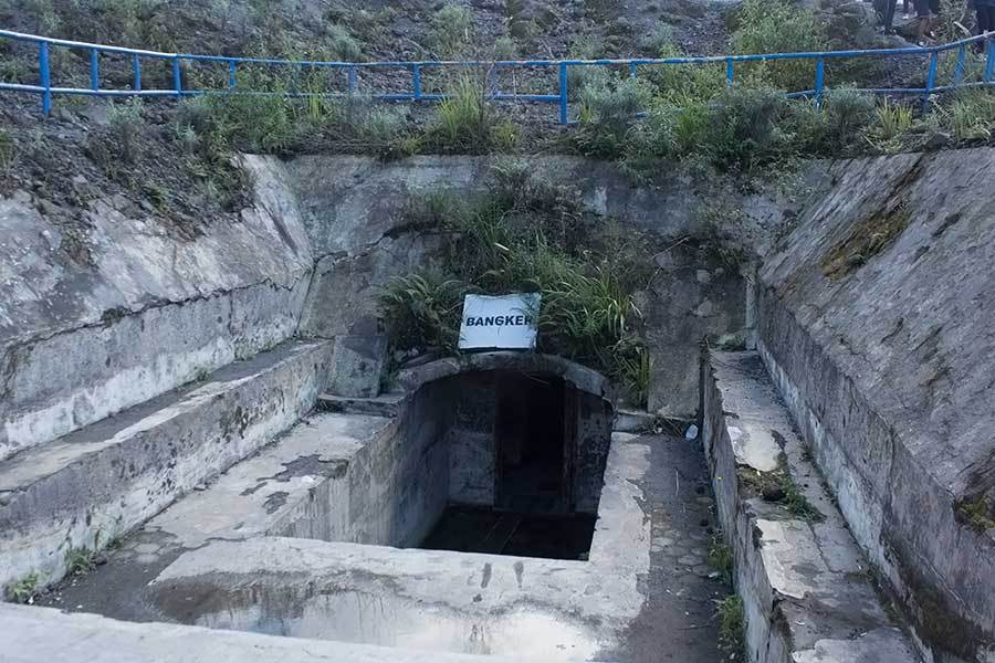 Kisah Misteri Bunker Menangis di Lereng Gunung Merapi