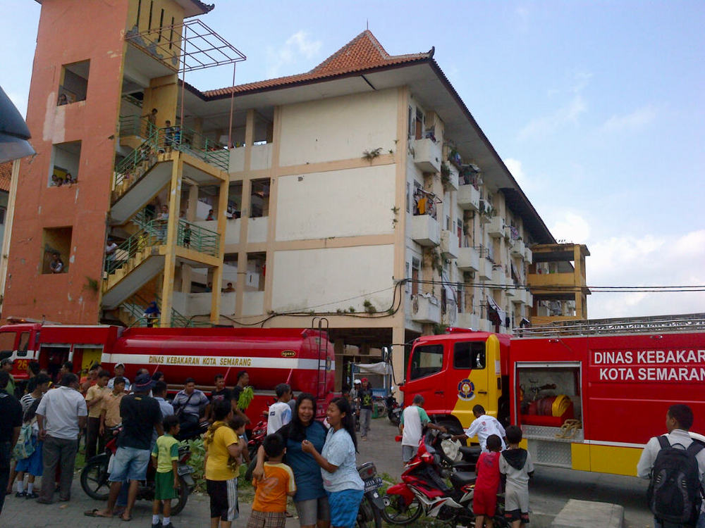 Kebakaran Terjadi Di Rusunawa Kaligawe Semarang