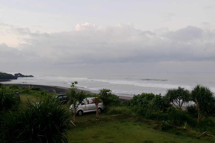 Yeh Gangga Pantai Cantik di Bali yang Masih Sepi