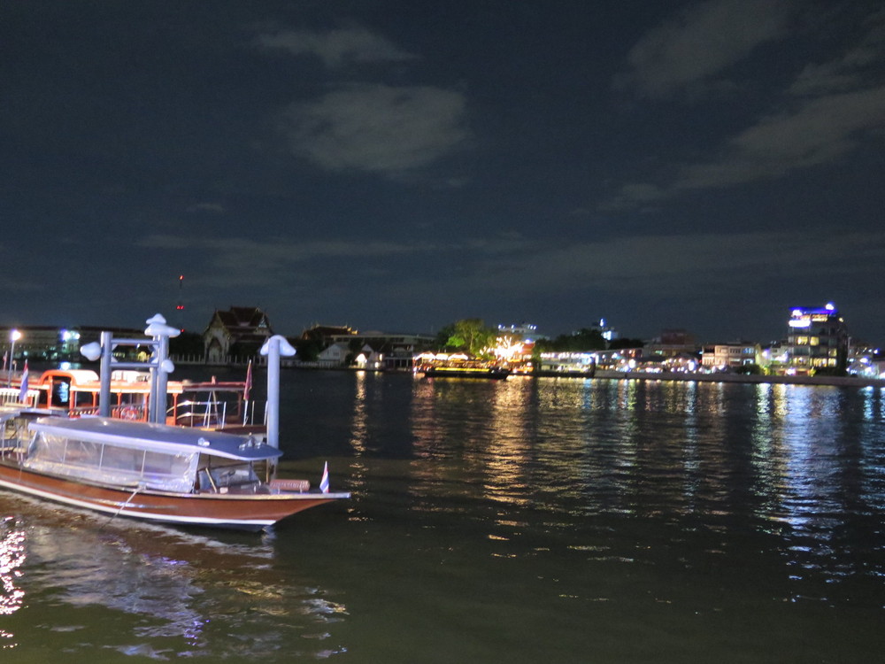 Tha Maharaj Tempat Wisata Teranyar Di Bangkok