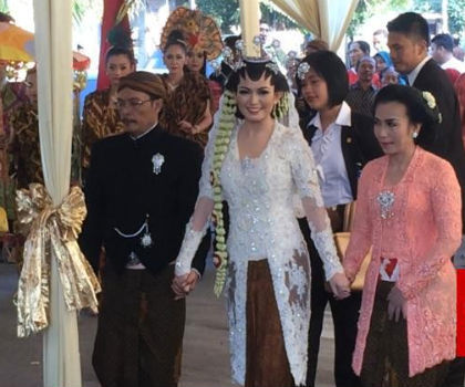 Arti Mimpi  Memakai Baju  Kebaya  theosphotoblog