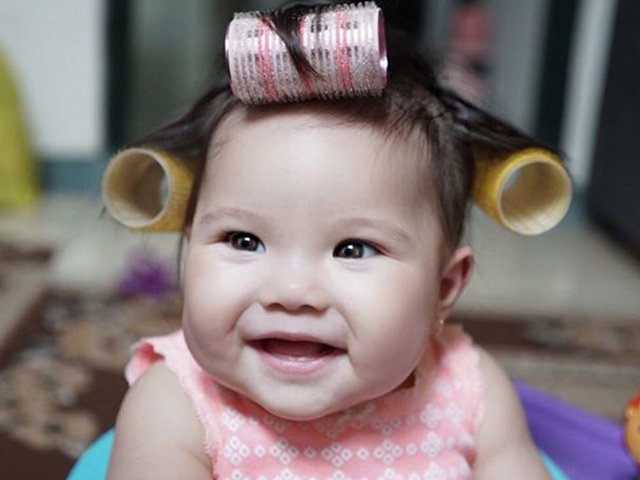 So Cute Putri Gading Gisel Menggemaskan Pakai  Roll  Rambut 