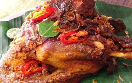 Ayam Betutu yang Dijual di Rumah Makan di Bali Perlu 