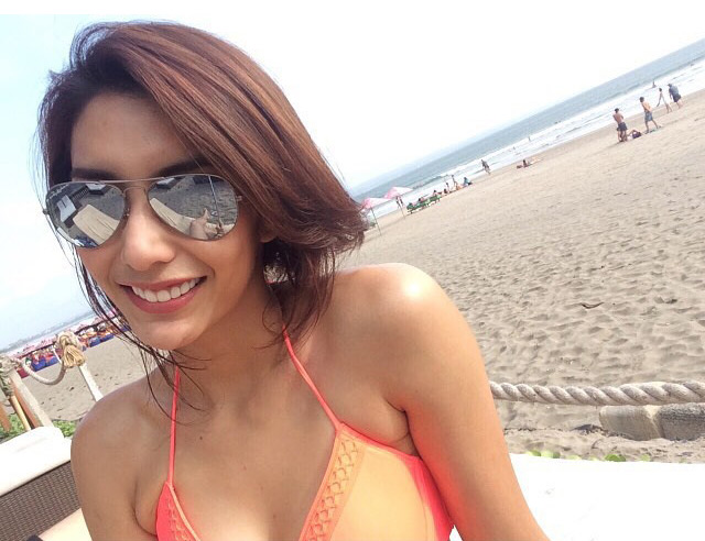 Tyas Mirasih Photoshoot di Pantai Tanpa Filter, Netizen: Natural Sekali Tapi Panas