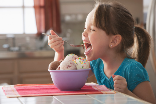 Apakah Es Krim Bisa Jadi Pengganti Susu Anak?