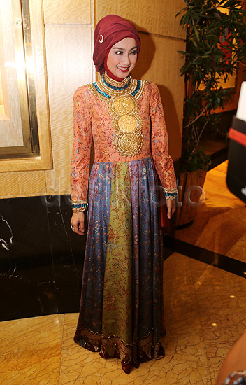 Desy Ratnasari Cantik Awet Muda di Usia 41 Tahun - Foto 2