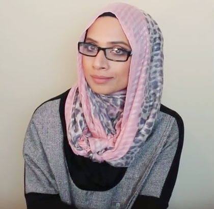 5 Tips Memakai Jilbab  untuk yang Berkacamata
