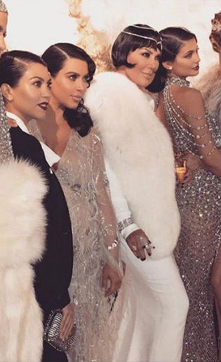 Ulang Tahun Kris Jenner Kardashian Bersaudara Tampil ala 