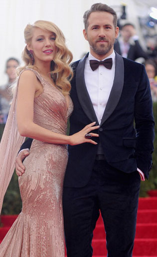 Foto: 10 Wanita yang Menjadi Istri Para Pria Terseksi di Dunia