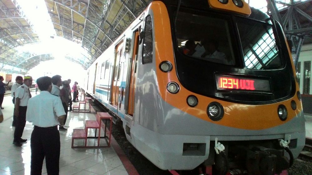 Naik Krl Bogor Ancol Cuma Bayar Rp 7000