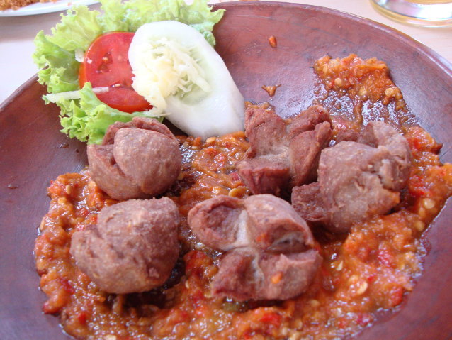 Kenyal Pedas Bakso Penyet untuk Santap Malam