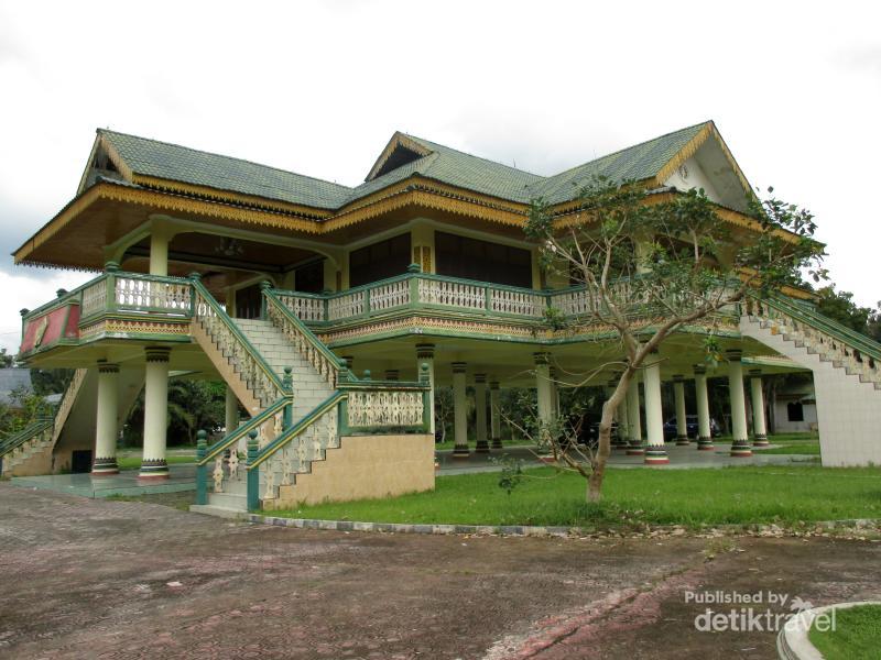 Melihat Rumah Adat Melayu di Langkat, Sumut