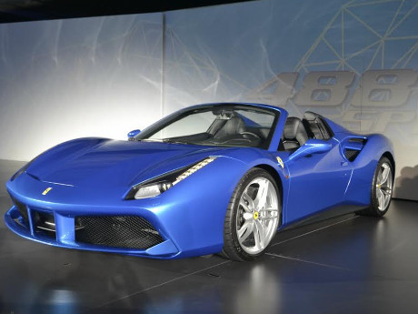 Mobil Sport Atap Terbuka Ferrari 'Meraung' Masuk ASEAN