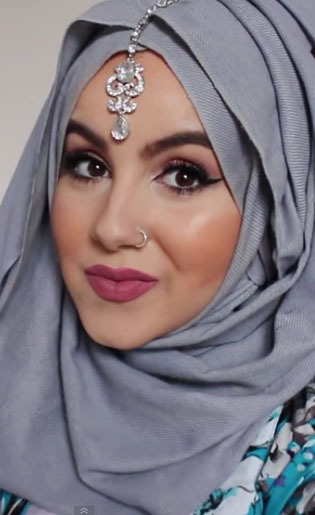 Hanya 1 Menit, Tutorial Hijab Pashmina untuk ke Pesta