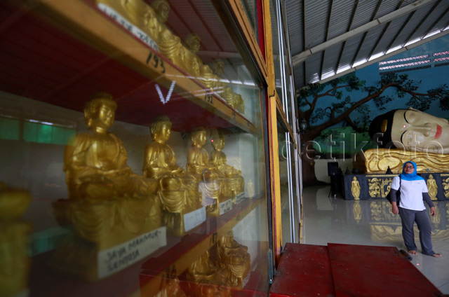 Melihat Patung  Buddha Raksasa di Bogor