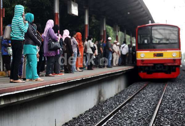 Ini Penjelasan PT KCJ Soal Jadwal KRL Kota-Tanjung Priok