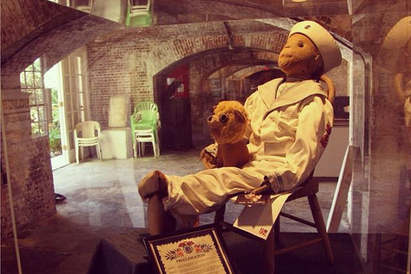 Bukan Annabelle  Ini Boneka  Robert yang  Seram  di Museum AS