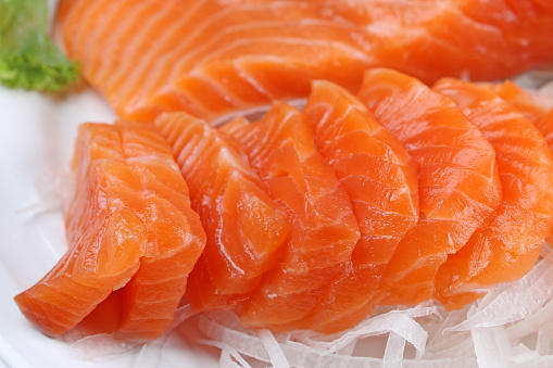 Perhatikan Hal Ini Saat Menyiapkan Sashimi Salmon