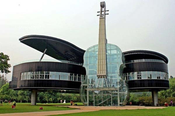 Biola & Piano Raksasa di Tiongkok