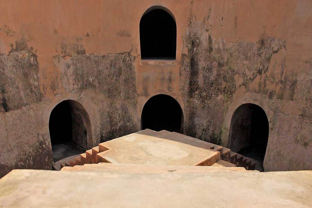 Sumur Gumuling Masjid Rahasia Di Bawah Taman Sari Yogya