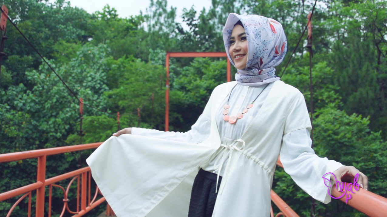 Tips Memakai Celana  Kulot  yang Masih Jadi Favorit Hijabers 