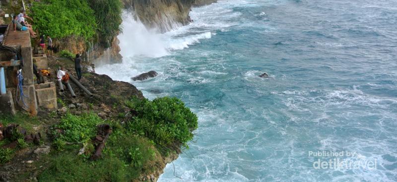 Bali Punya Mata Air Indah Tepi Laut yang Tersembunyi