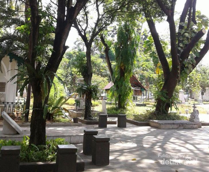 Pemakaman Indah Ala Eropa di Jakarta