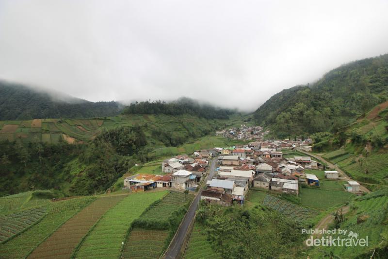 Tersembunyi di Lereng Gunung Lawu Desa  Genilangit Keren  Juga