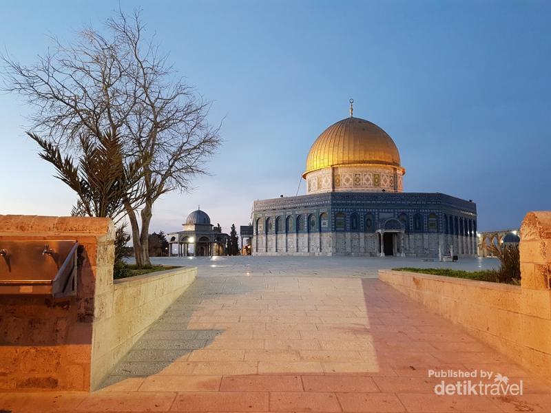 Masjid di Palestina Ini Simpan Jejak Kaki Nabi