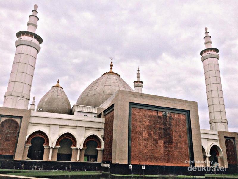 Subhanallah Megahnya Masjid  Ikon Serambi  Mekah Riau