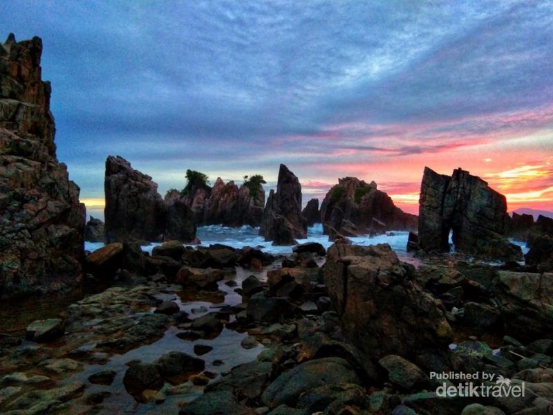 Pantai Gigi Hiu Lampung Jamin Tawarkan Panorama Berbeda