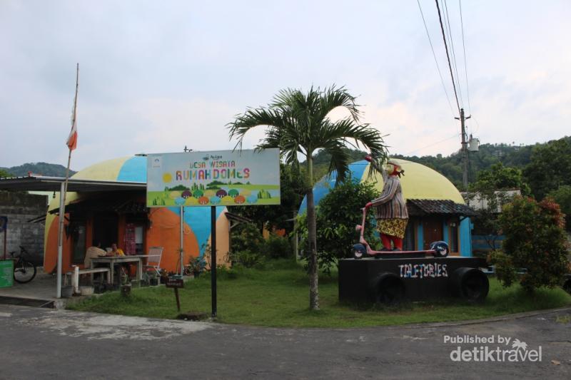  Rumah  Teletubbies Bangunan Unik Anti  Gempa  di Yogya