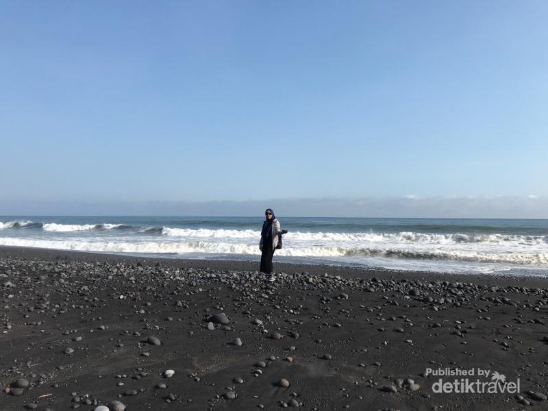 Pernah Dengar Nama Pantai Bambang?