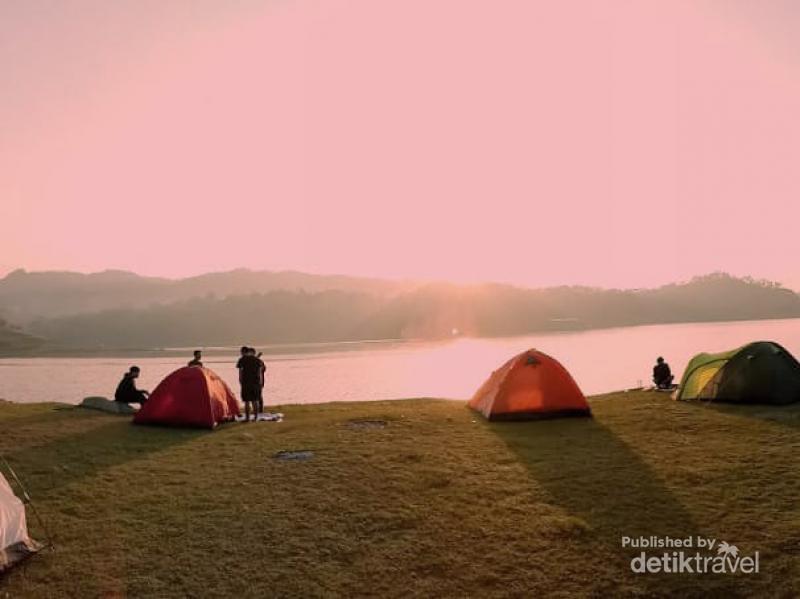 Waduk Sermo, Tempat Camping Hits di Jogja
