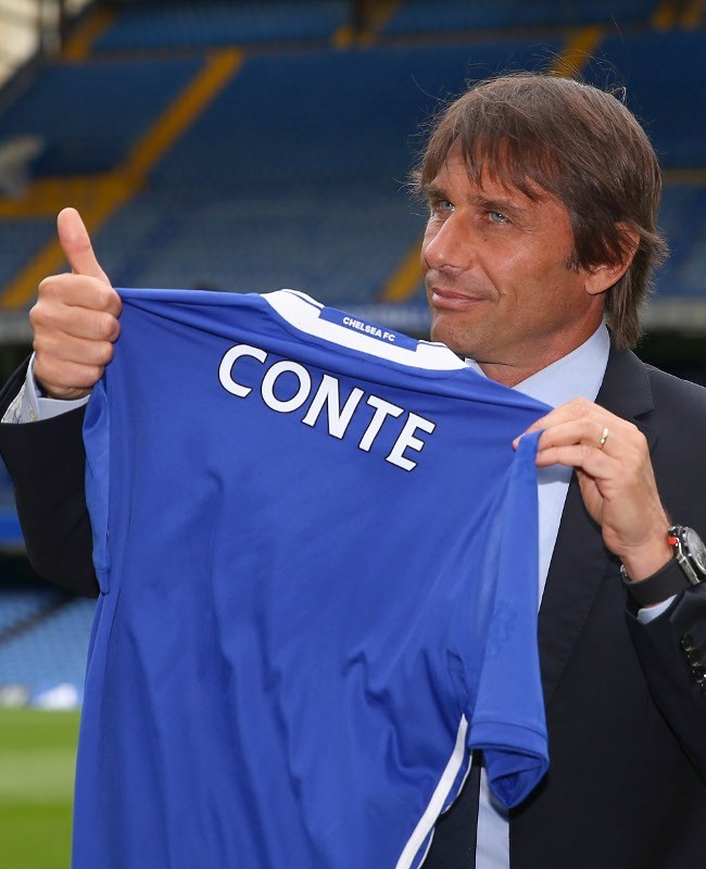 Chelsea Dapatkan Antonio Conte