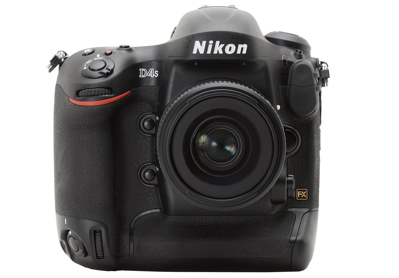 Nikon D4S - Rp 79 juta