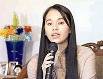 Jenazah Azizah Kusuma Dewi Dibawa ke Rumah Duka