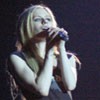 Di Jakarta, Avril Lavigne Pindah Hotel Karena Paris Hilton