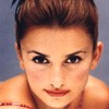 Penelope Cruz Lebih Suka Dicium Charlize Theron 