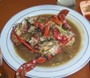 Menyantap Kepiting di Sarangnya