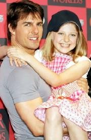 Tom Cruise Kagumi Gadis  Lain