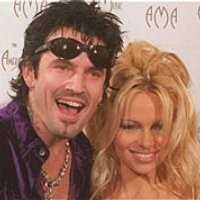 Pamela Anderson Tampik Kabar Pernikahan